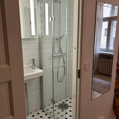 Small Cozy In The Center *