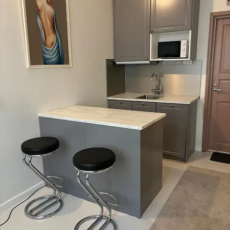 Small Cozy In The Center